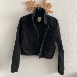 Billabong black denim jacket. Designers closet, cropped jean jacket medium.
